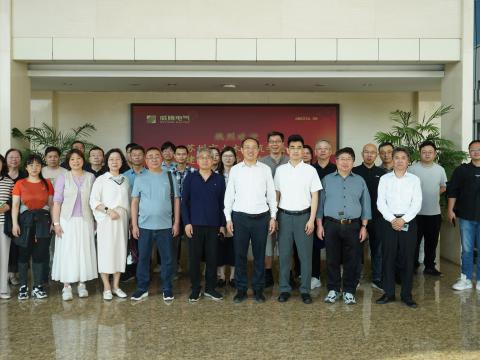 信阳电专委走进J9集团国际站电气